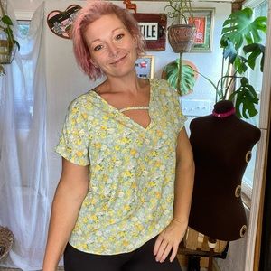 SHEIN Bohemian Yellow Floral Lightweight Blouse Size Large